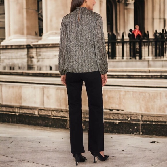 VINCE CAMUTO Gold Smocked Neck Metallic Top Women’s Medium NWT NEW - Picture 4 of 14